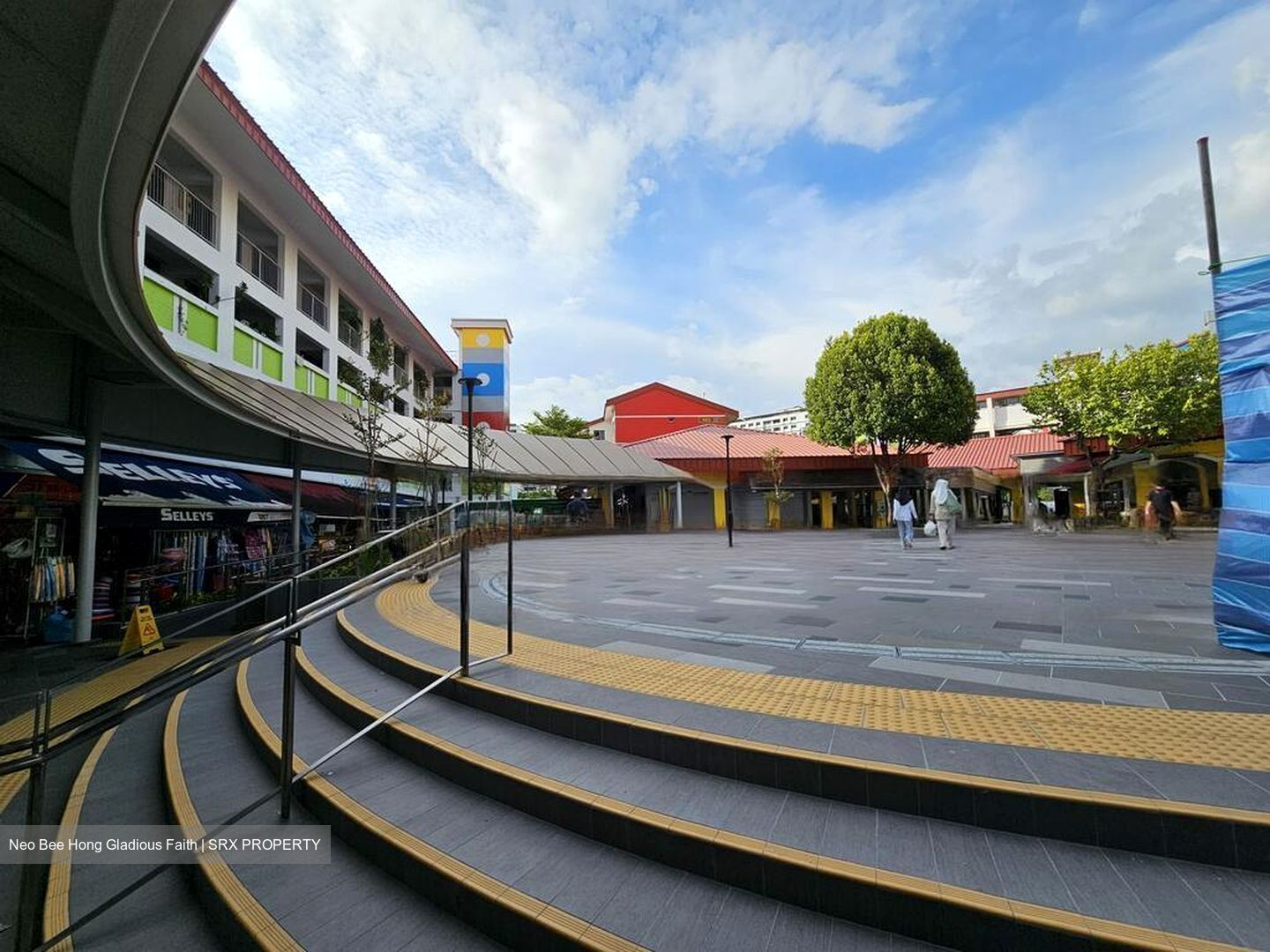 Tampines Street 44 (D18), Shop House #460822101